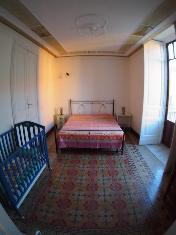 Casa Felice Nel Centro Storico, Tra Etna E Mare Apartamento Catania Exterior foto